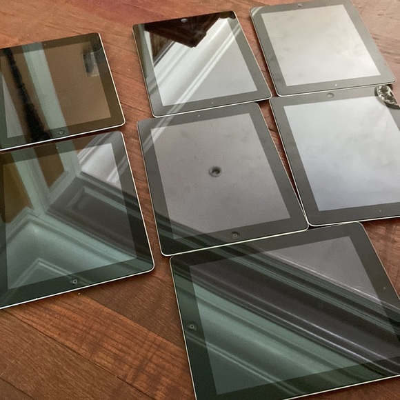 7 iCloud Locked iPads 16GB A1395